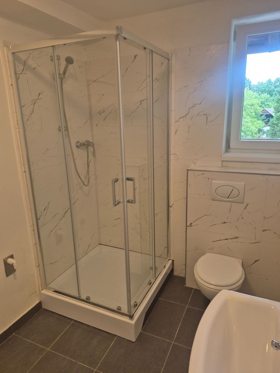 Pronájem bytu 4+1 88 m², Lišická, Praha, Praha Pronájem bytu 4+1 88 m², Lišická, Praha, Praha