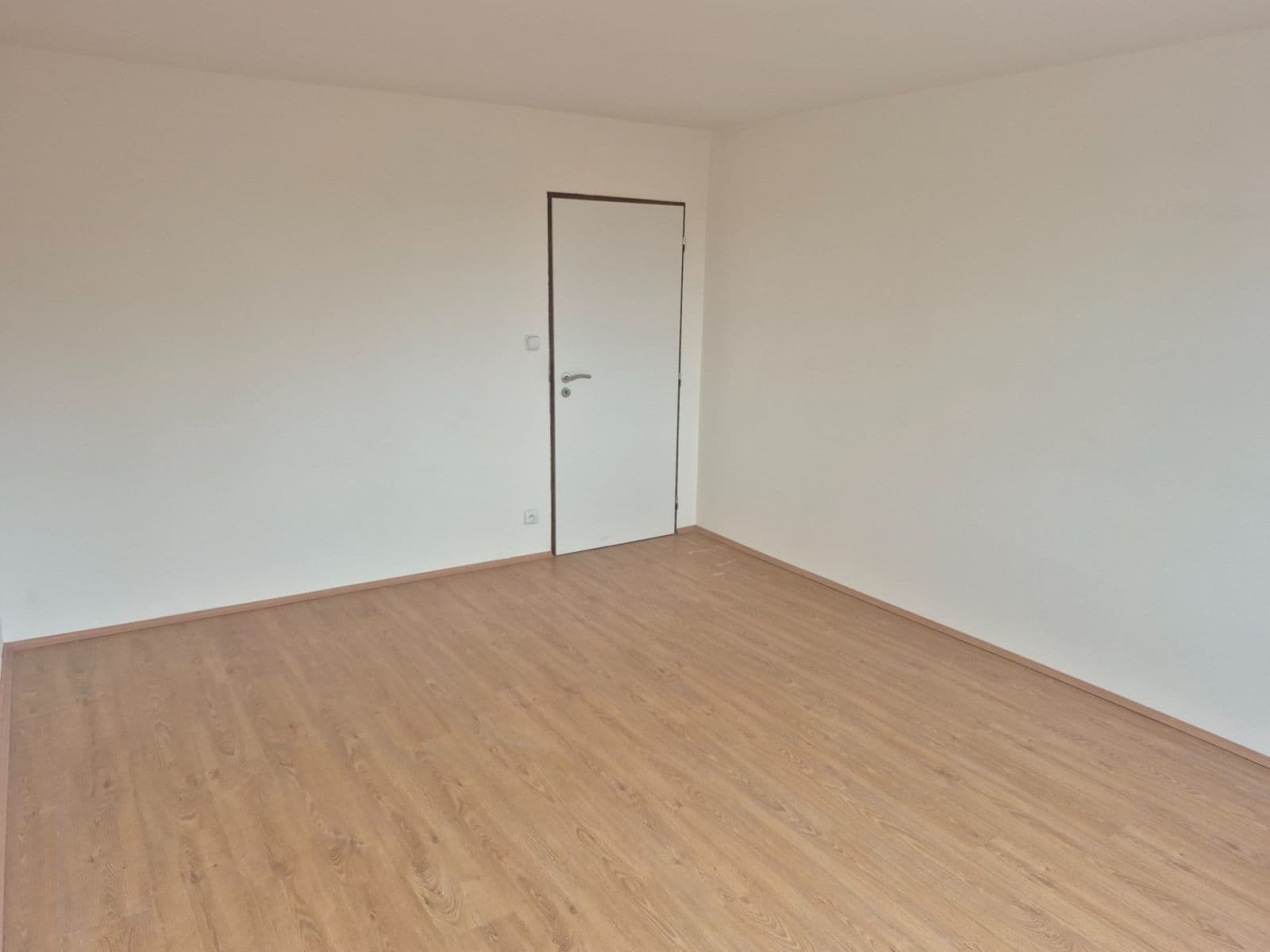 Pronájem bytu 4+1 88 m², Lišická, Praha, Praha Pronájem bytu 4+1 88 m², Lišická, Praha, Praha