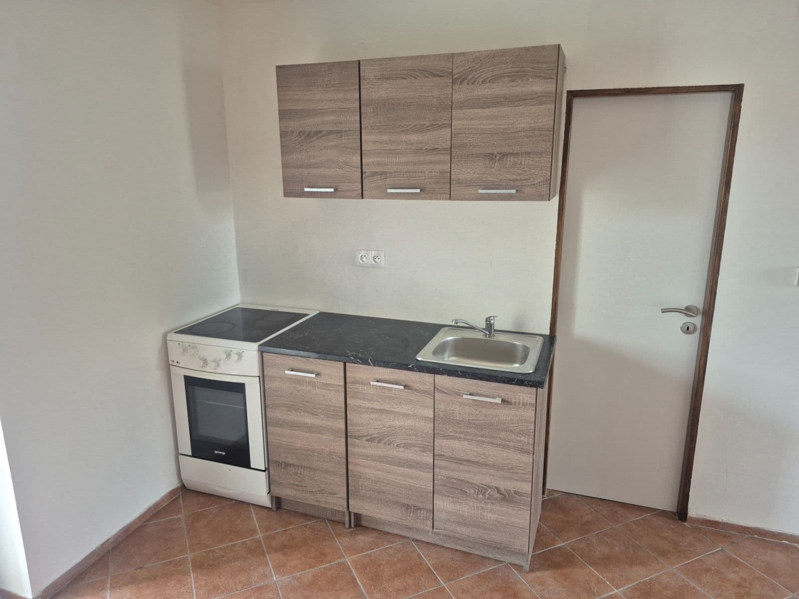 Pronájem bytu 4+1 88 m², Lišická, Praha, Praha Pronájem bytu 4+1 88 m², Lišická, Praha, Praha