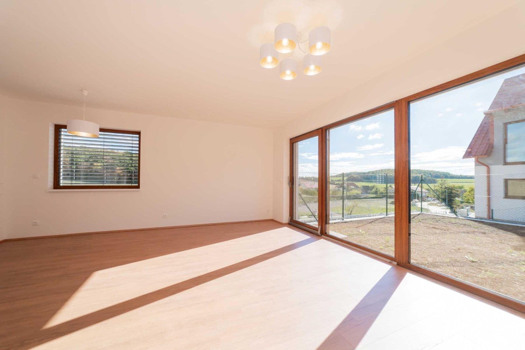 Prodej bytu 4+kk 106 m², Mořina, Středočeský kraj Prodej bytu 4+kk 106 m², Mořina, Středočeský kraj