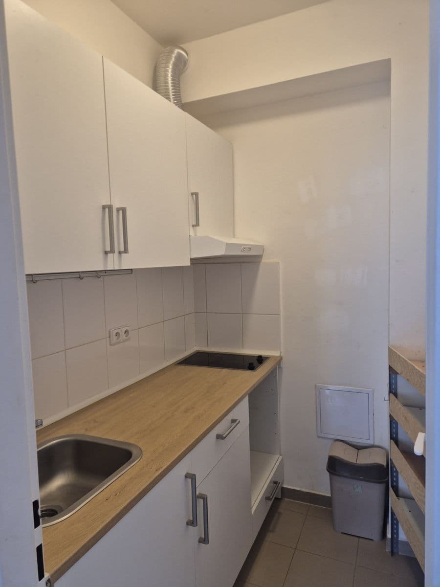 Pronájem bytu 1+kk 35 m², Kladenská, Praha, Praha Pronájem bytu 1+kk 35 m², Kladenská, Praha, Praha