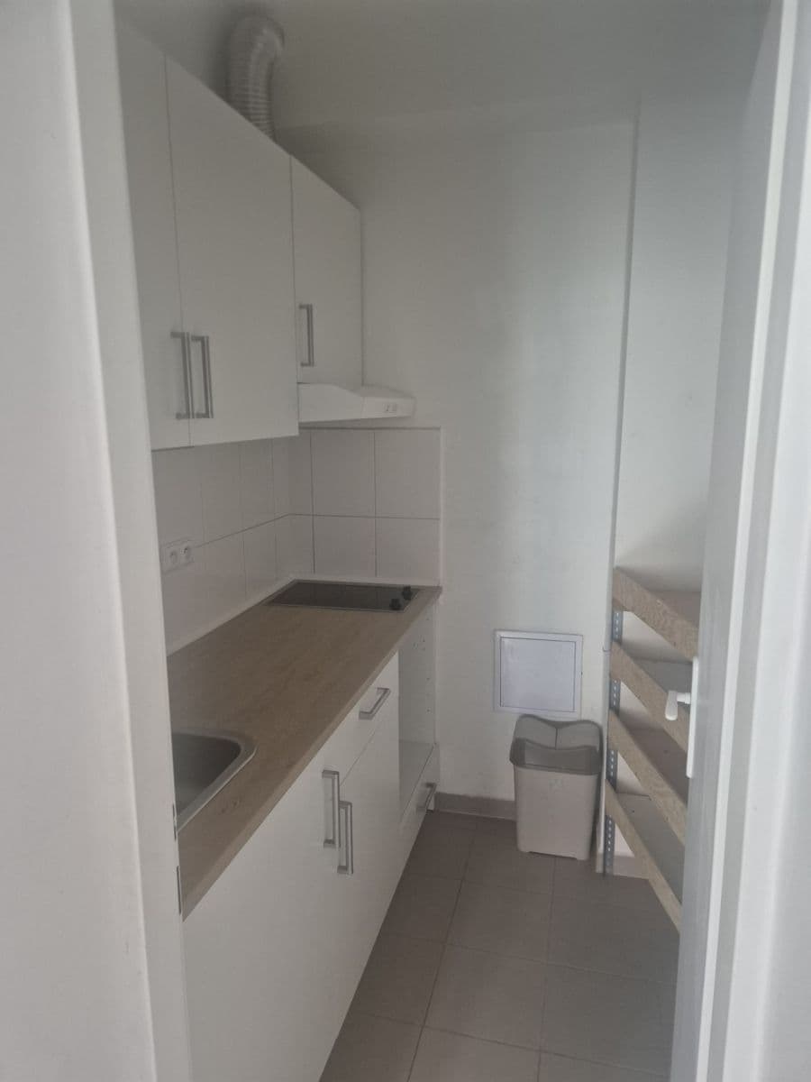 Pronájem bytu 1+kk 35 m², Kladenská, Praha, Praha Pronájem bytu 1+kk 35 m², Kladenská, Praha, Praha