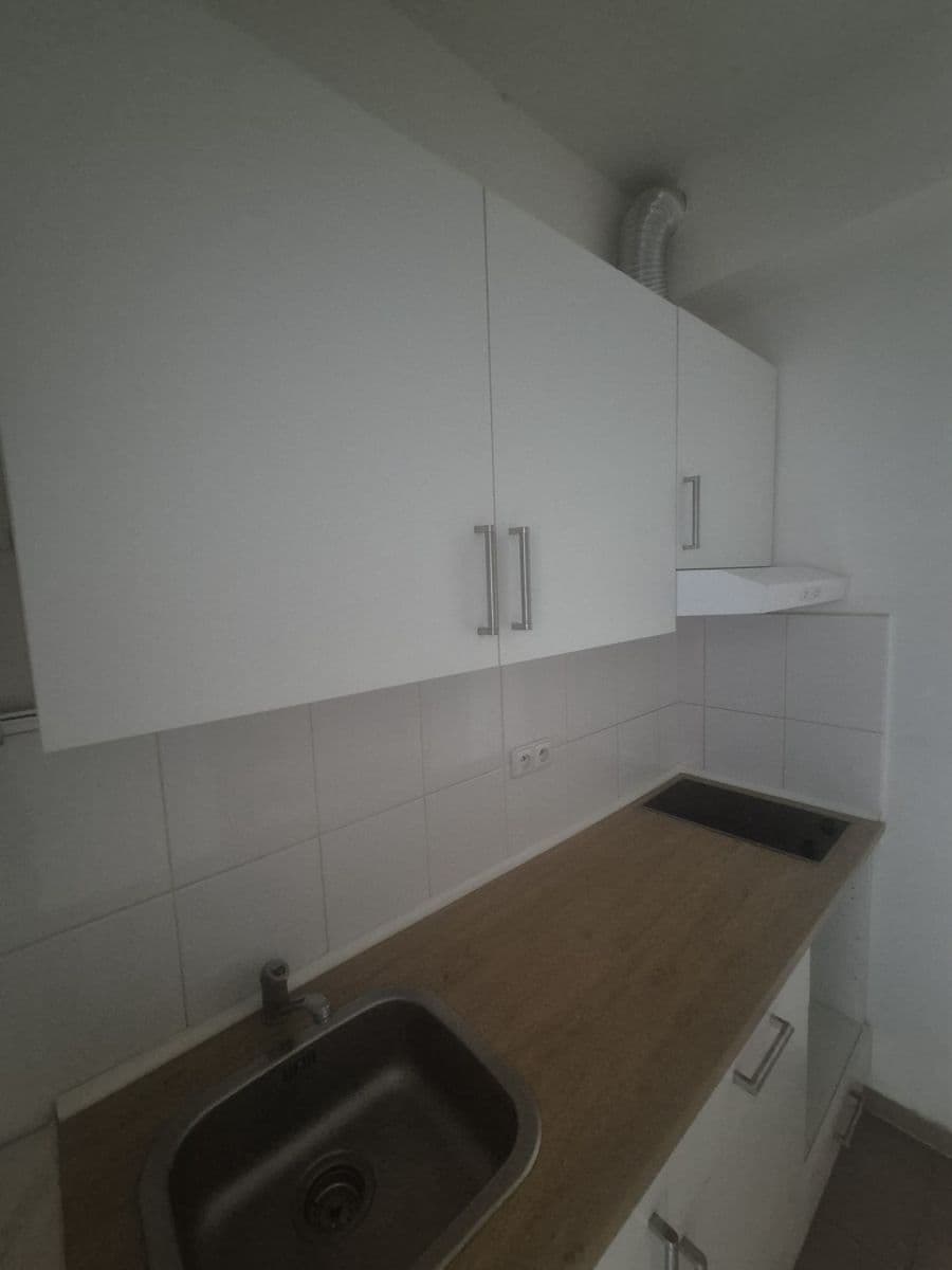 Pronájem bytu 1+kk 35 m², Kladenská, Praha, Praha Pronájem bytu 1+kk 35 m², Kladenská, Praha, Praha