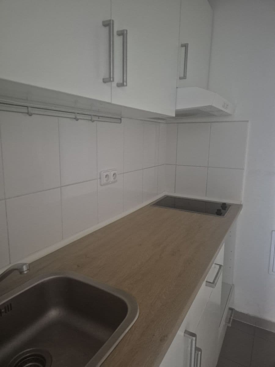 Pronájem bytu 1+kk 35 m², Kladenská, Praha, Praha Pronájem bytu 1+kk 35 m², Kladenská, Praha, Praha