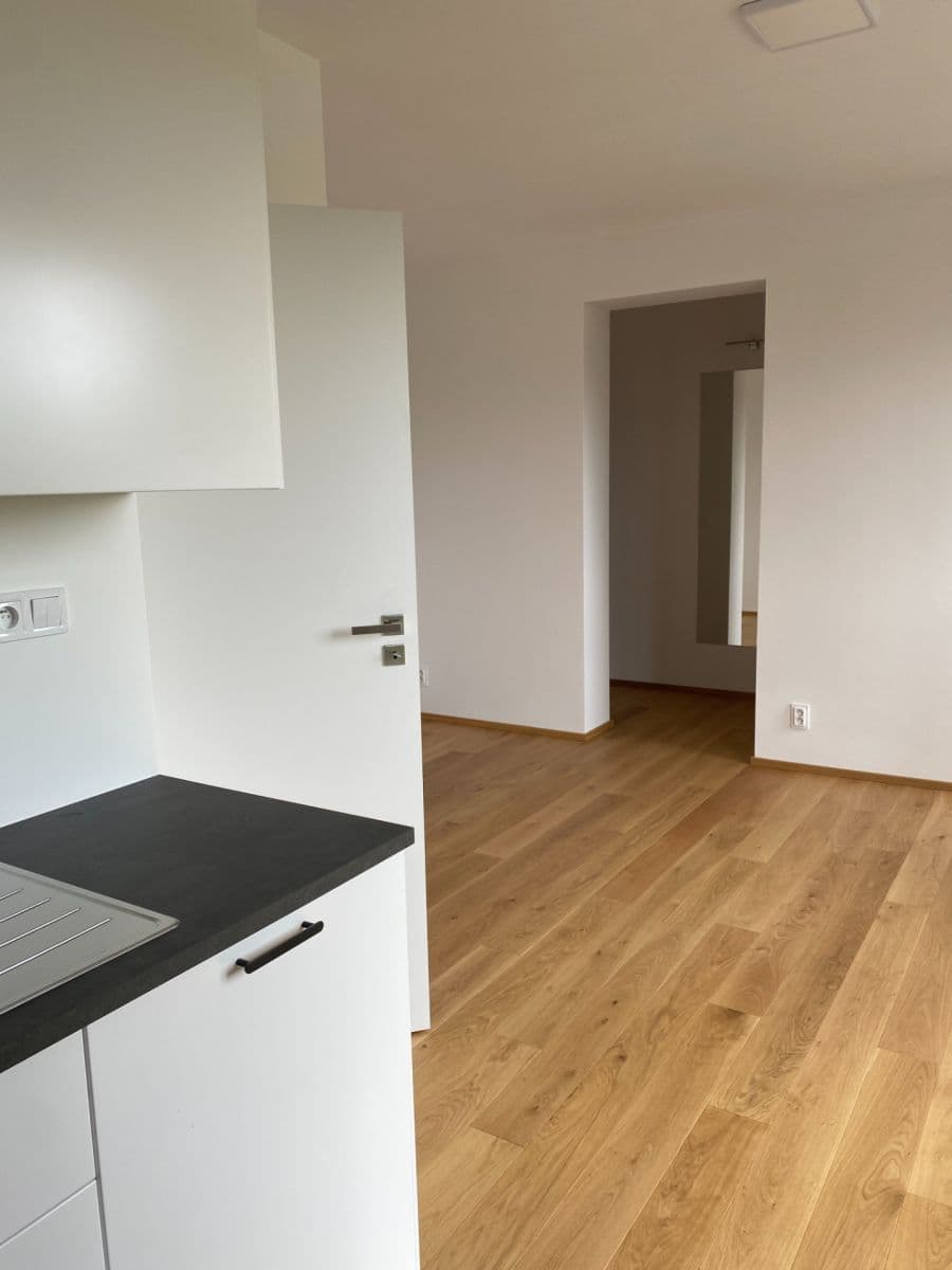 Pronájem bytu 2+1 77 m², Větrná, Černošice, Středočeský kraj Pronájem bytu 2+1 77 m², Větrná, Černošice, Středočeský kraj