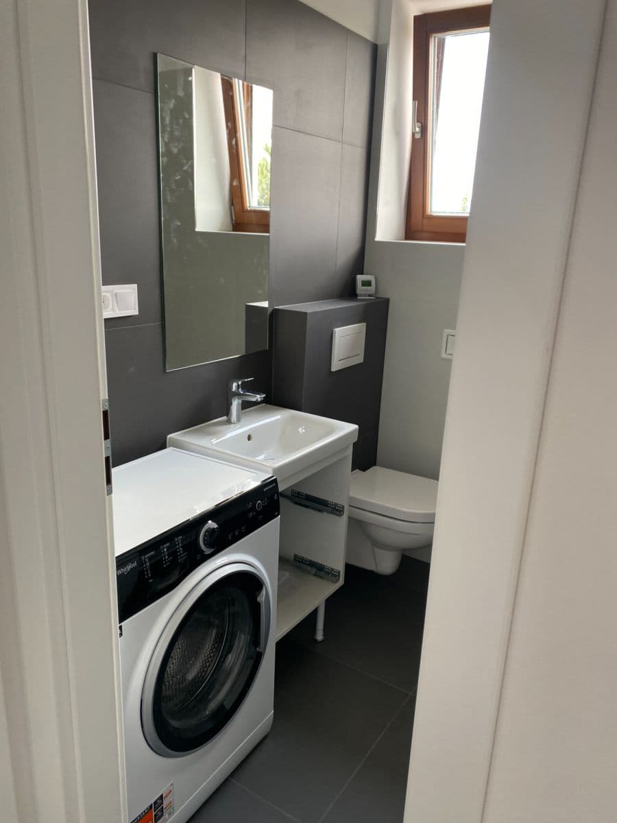 Pronájem bytu 2+1 77 m², Větrná, Černošice, Středočeský kraj Pronájem bytu 2+1 77 m², Větrná, Černošice, Středočeský kraj