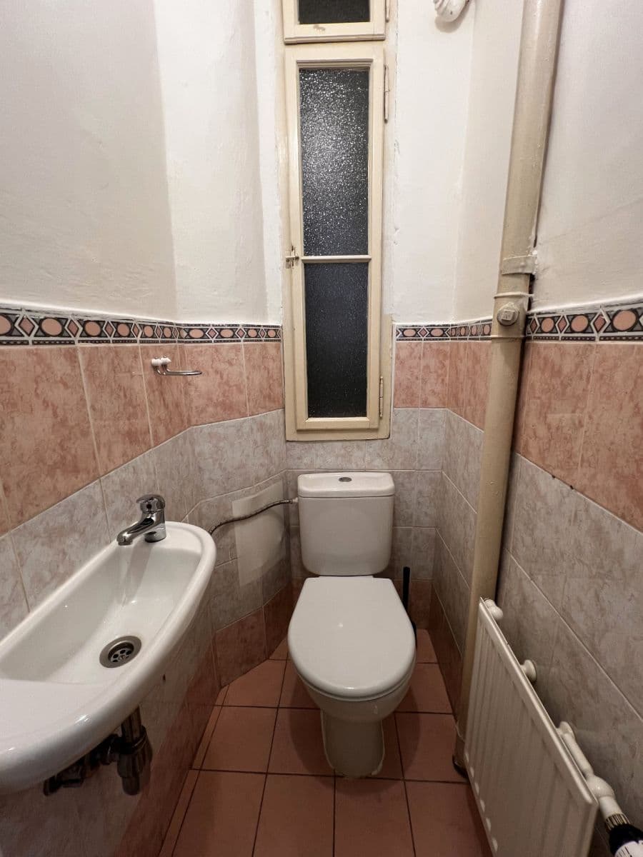 Pronájem bytu 2+1 86 m², Mělnická, Praha, Praha Pronájem bytu 2+1 86 m², Mělnická, Praha, Praha