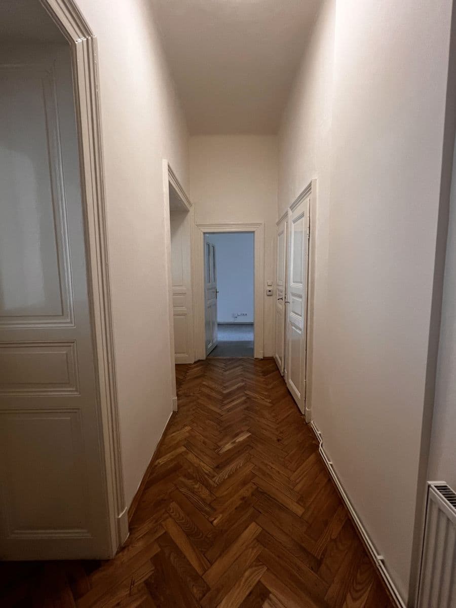 Pronájem bytu 2+1 86 m², Mělnická, Praha, Praha Pronájem bytu 2+1 86 m², Mělnická, Praha, Praha