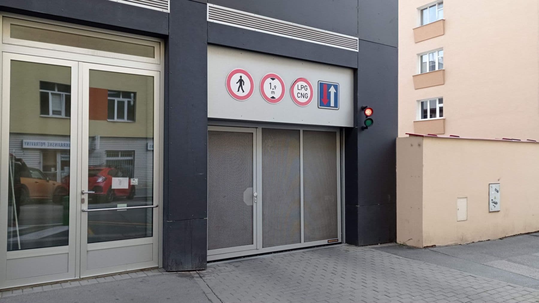 Pronájem garáže 17 m², Praha, Praha Pronájem garáže 17 m², Praha, Praha