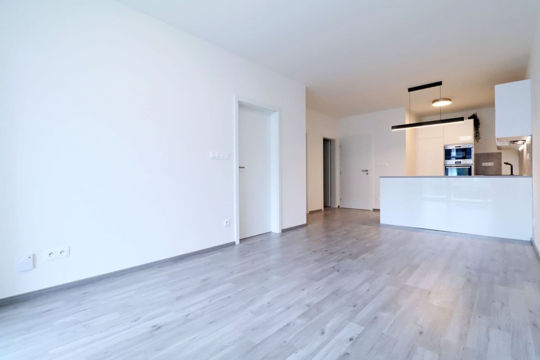 Pronájem bytu 2+kk 53 m², Velvarská, Horoměřice, Středočeský kraj Pronájem bytu 2+kk 53 m², Velvarská, Horoměřice, Středočeský kraj