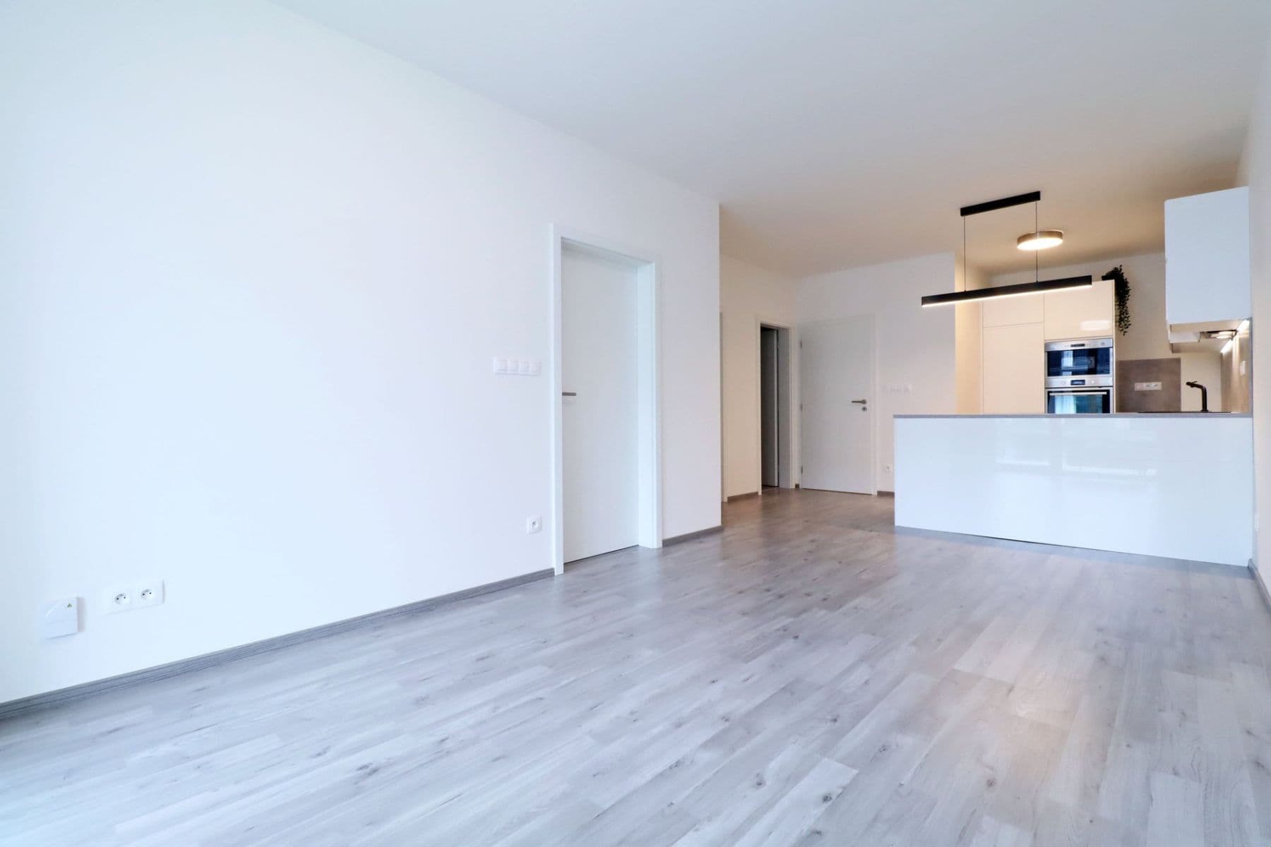 Pronájem bytu 2+kk 53 m², Velvarská, Horoměřice, Středočeský kraj Pronájem bytu 2+kk 53 m², Velvarská, Horoměřice, Středočeský kraj