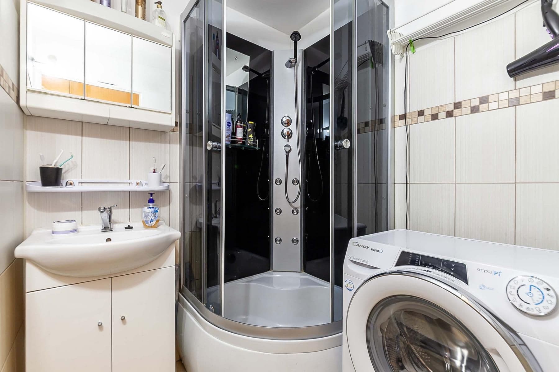 Prodej bytu 2+1 61 m², Dr. E. Beneše, Kralupy nad Vltavou, Středočeský kraj Prodej bytu 2+1 61 m², Dr. E. Beneše, Kralupy nad Vltavou, Středočeský kraj