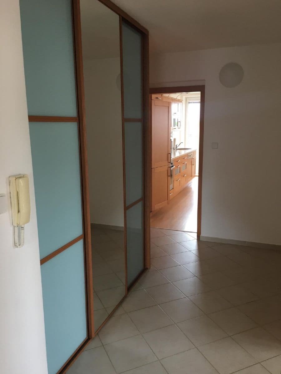 Pronájem bytu 4+kk 95 m², Mladotova, Praha, Praha Pronájem bytu 4+kk 95 m², Mladotova, Praha, Praha
