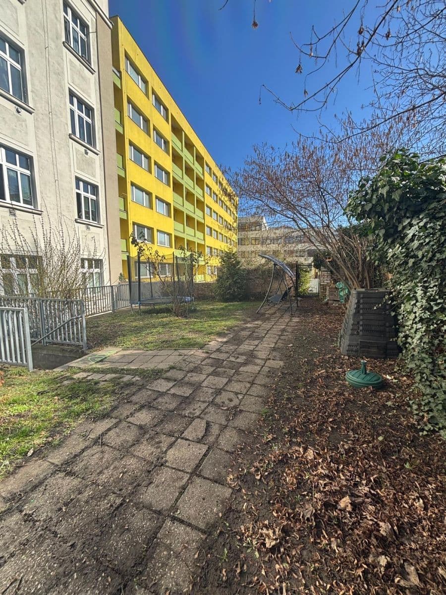 Prodej bytu 1+kk 28 m², Ohradní, Praha, Praha Prodej bytu 1+kk 28 m², Ohradní, Praha, Praha