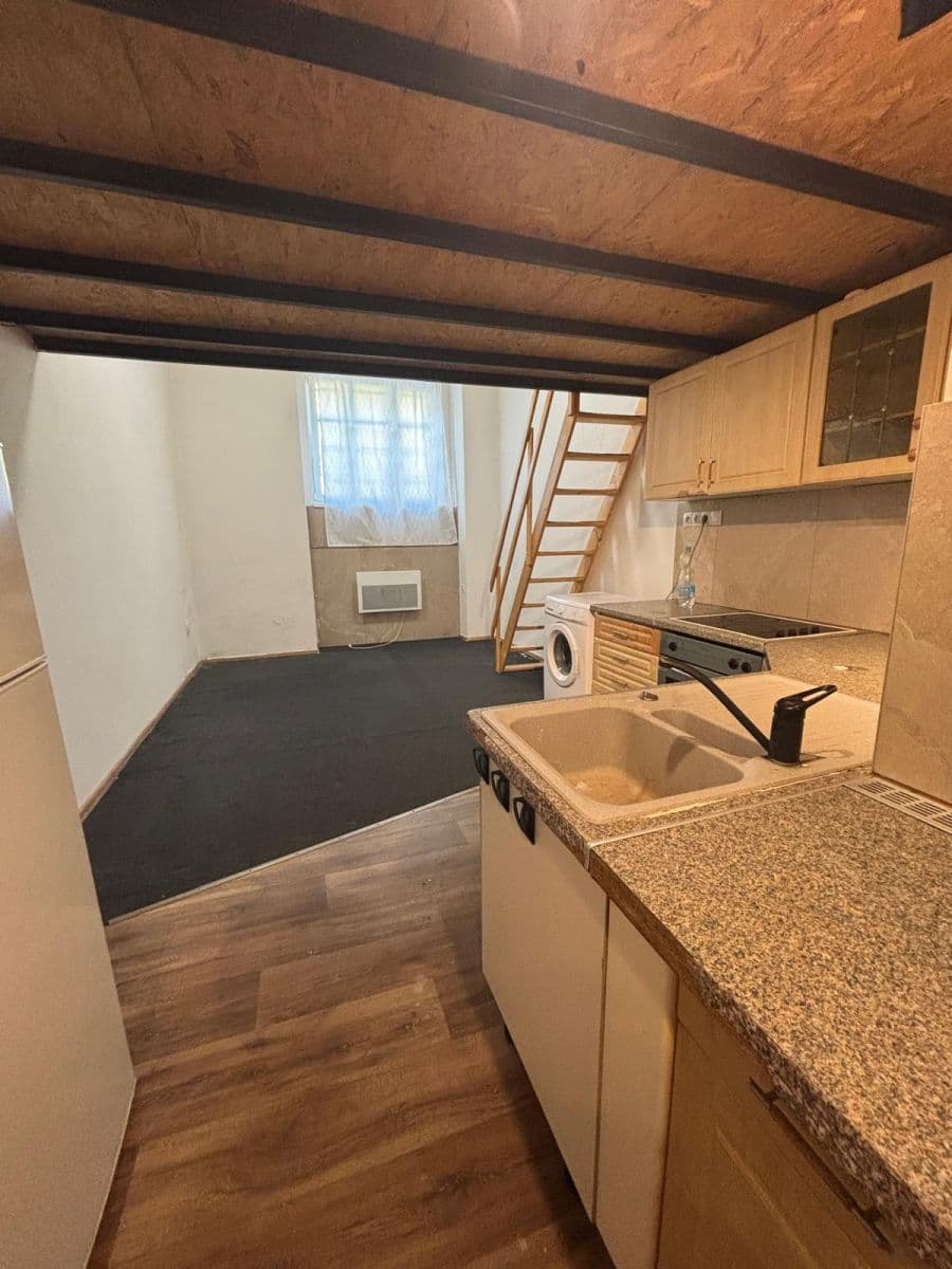 Prodej bytu 1+kk 28 m², Ohradní, Praha, Praha Prodej bytu 1+kk 28 m², Ohradní, Praha, Praha