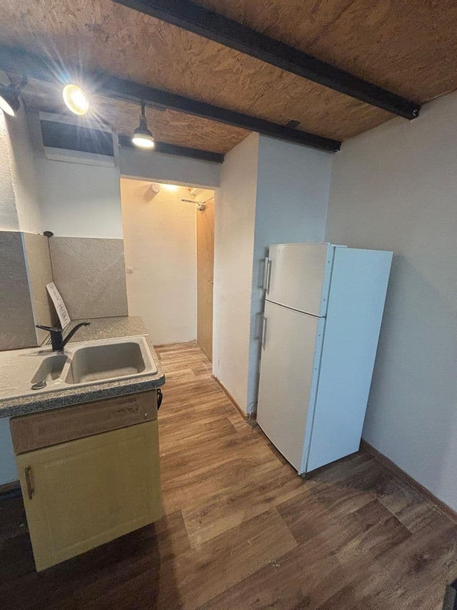 Prodej bytu 1+kk 28 m², Ohradní, Praha, Praha Prodej bytu 1+kk 28 m², Ohradní, Praha, Praha