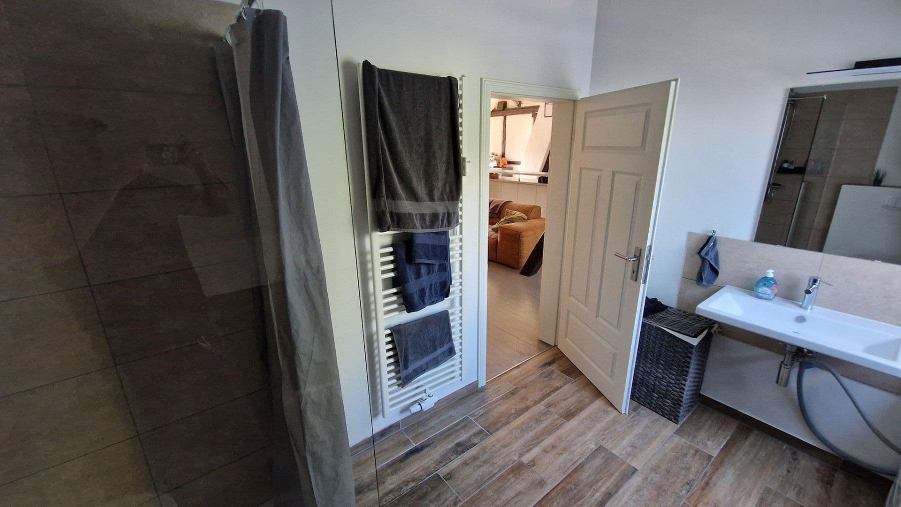 Pronájem bytu 1+1 80 m², Im Dorfe 10, Thomasburg, Dolní Sasko Pronájem bytu 1+1 80 m², Im Dorfe 10, Thomasburg, Dolní Sasko