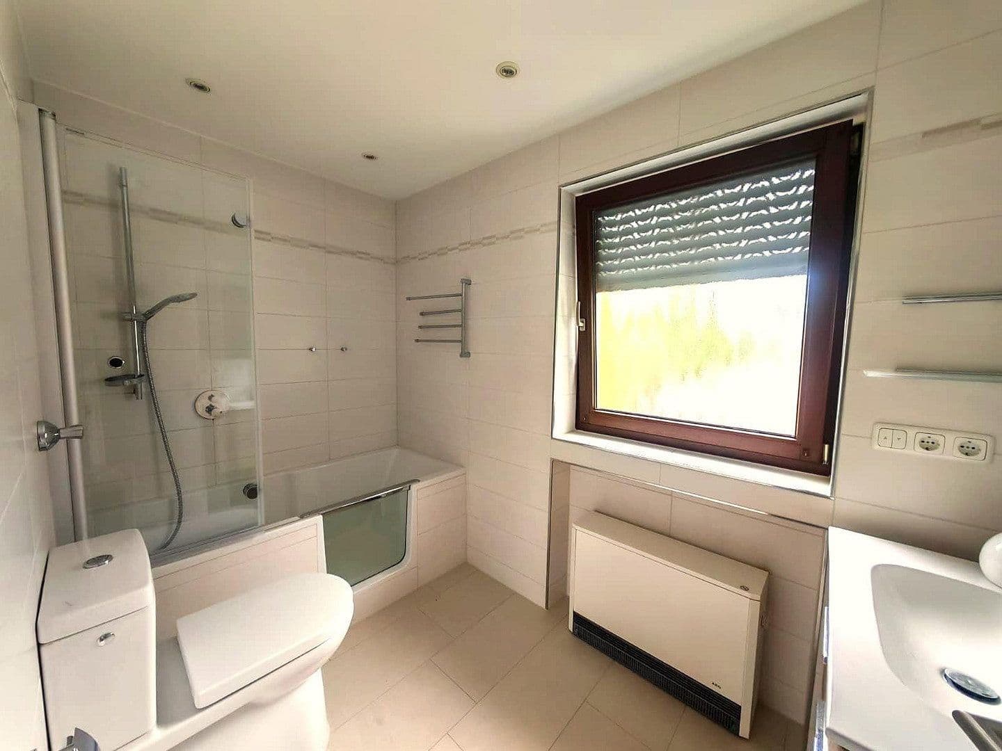 Pronájem bytu 2+kk 84 m², Kameruner Str. 14, München, Bavorsko Pronájem bytu 2+kk 84 m², Kameruner Str. 14, München, Bavorsko