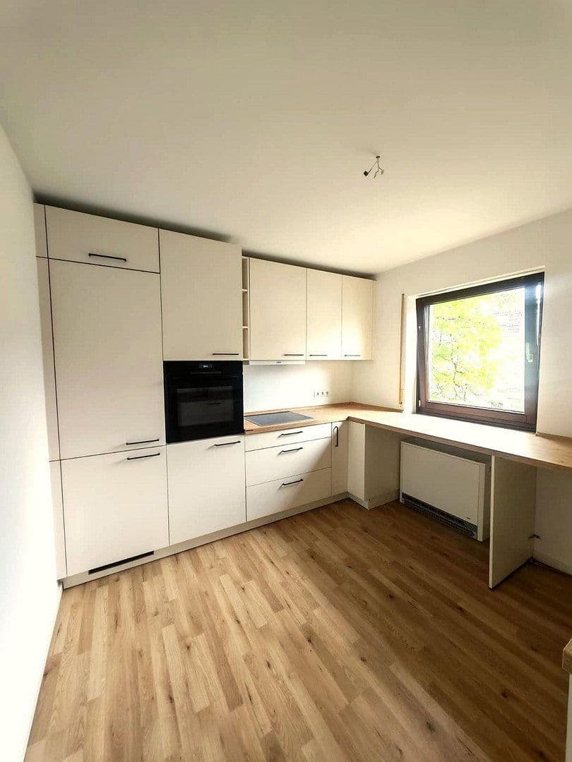 Pronájem bytu 2+kk 84 m², Kameruner Str. 14, München, Bavorsko Pronájem bytu 2+kk 84 m², Kameruner Str. 14, München, Bavorsko