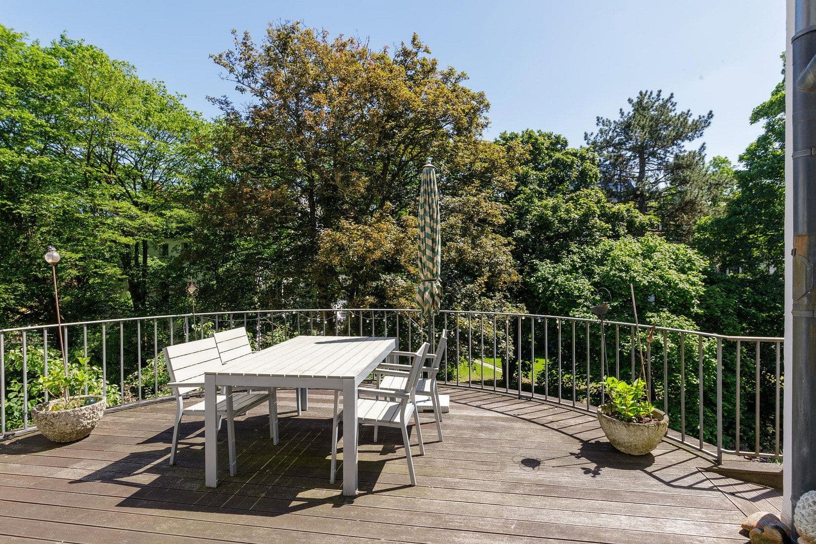 Pronájem bytu 3+1 155 m², Bremen, Bremen Pronájem bytu 3+1 155 m², Bremen, Bremen
