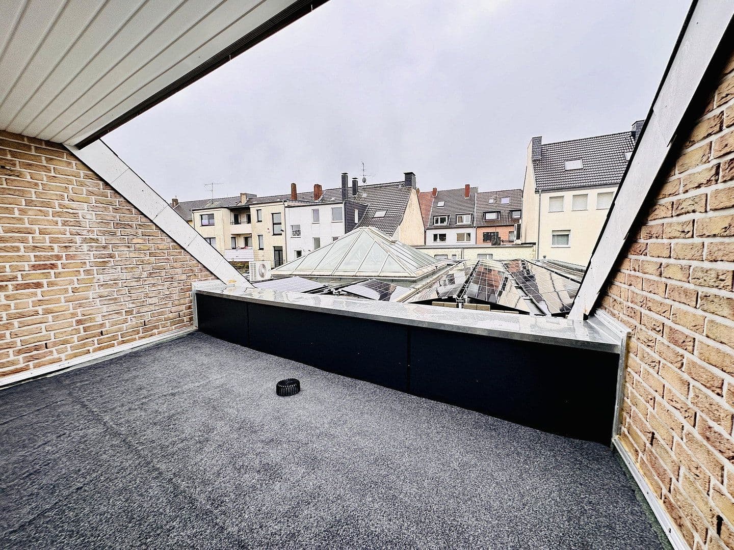 Pronájem bytu 5+1 130 m², Klosterstrasse 26, Dinslaken, Severní Porýní-Vestfálsko Pronájem bytu 5+1 130 m², Klosterstrasse 26, Dinslaken, Severní Porýní-Vestfálsko