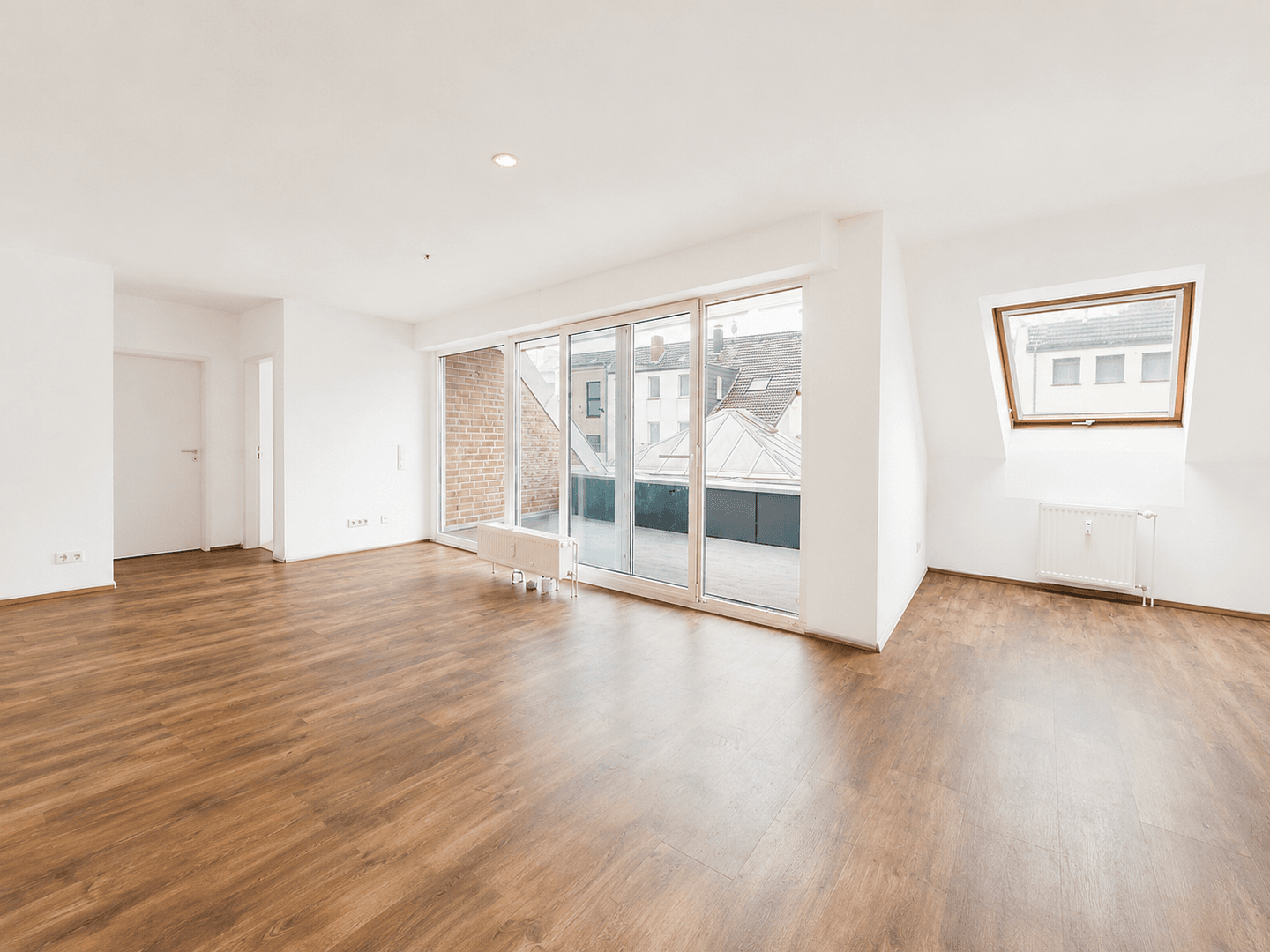 Pronájem bytu 5+1 130 m², Klosterstrasse 26, Dinslaken, Severní Porýní-Vestfálsko Pronájem bytu 5+1 130 m², Klosterstrasse 26, Dinslaken, Severní Porýní-Vestfálsko
