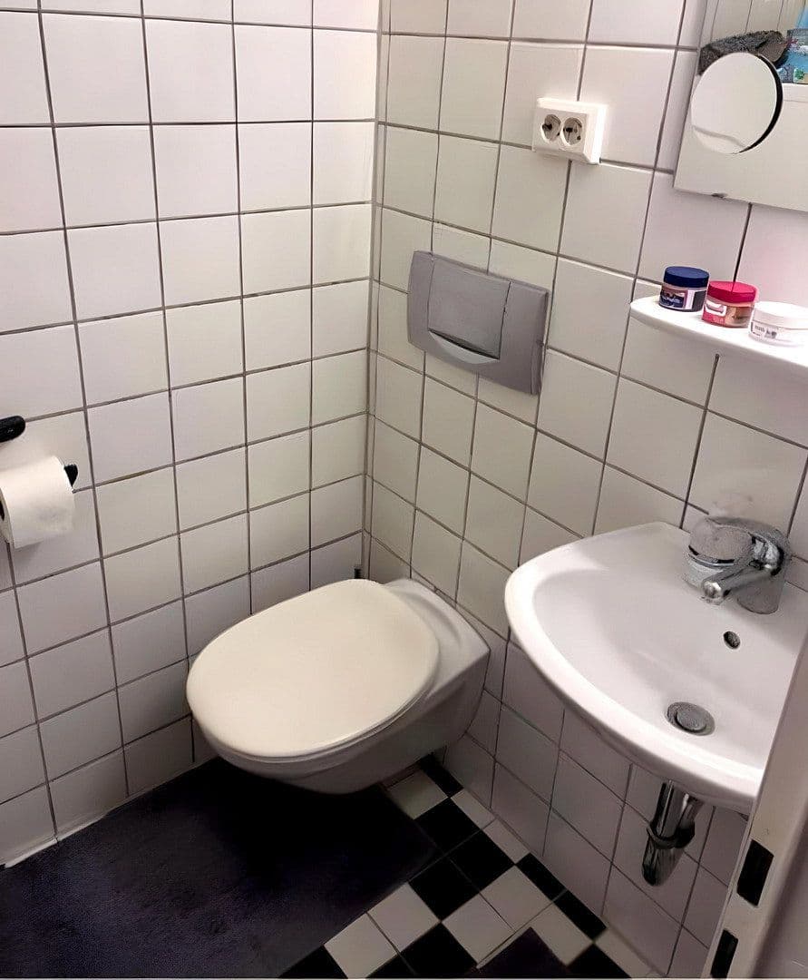 Pronájem bytu 3+1 88 m², Theodor-Heuss-Straße 50, Wuppertal, Severní Porýní-Vestfálsko Pronájem bytu 3+1 88 m², Theodor-Heuss-Straße 50, Wuppertal, Severní Porýní-Vestfálsko