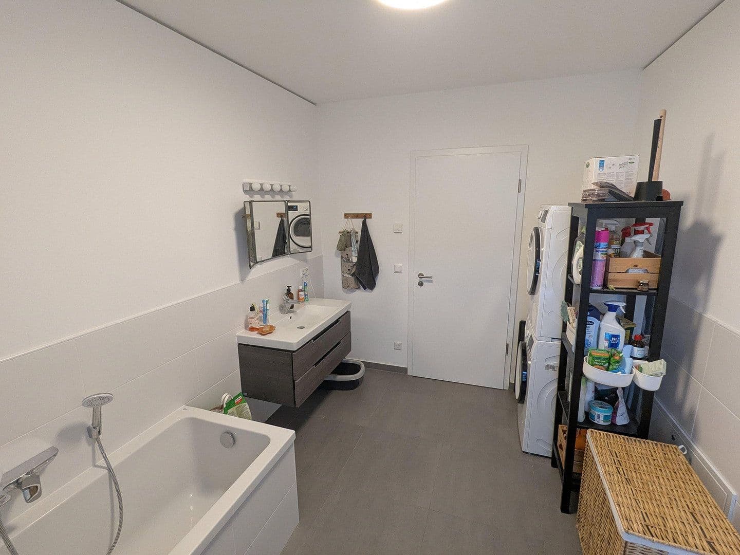 Pronájem bytu 3+1 151 m², Krachtstr. 8, Berlin, Berlín Pronájem bytu 3+1 151 m², Krachtstr. 8, Berlin, Berlín