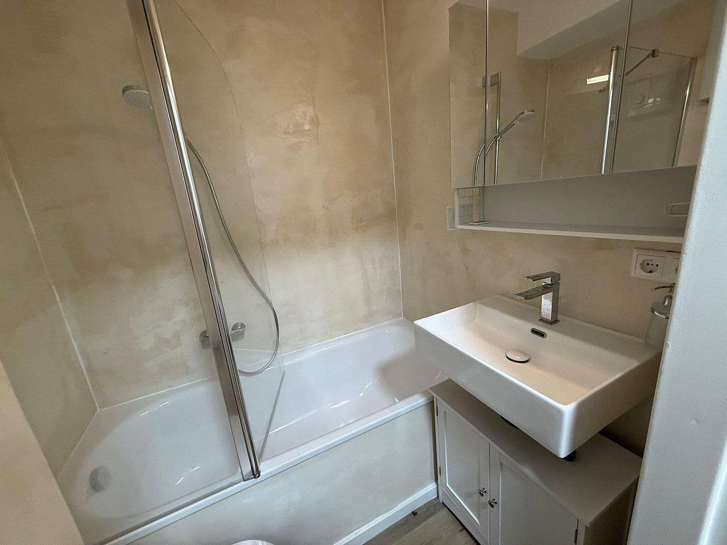 Pronájem bytu 2+1 49 m², Gerhart - Hauptmann - Straße 11, Erlangen, Bavorsko Pronájem bytu 2+1 49 m², Gerhart - Hauptmann - Straße 11, Erlangen, Bavorsko