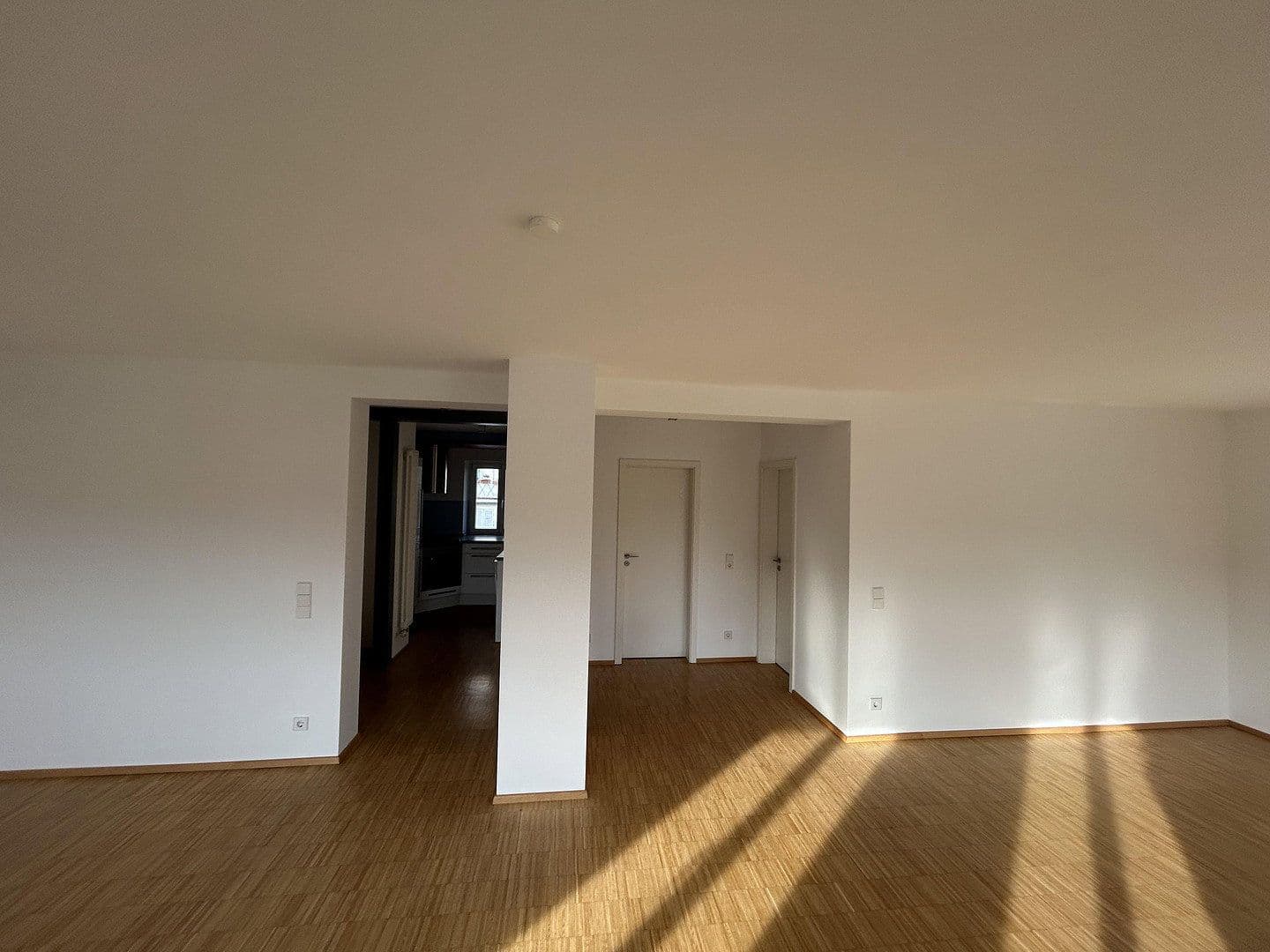 Pronájem bytu 2+1 72 m², Stuttgart, Bádensko-Württembersko Pronájem bytu 2+1 72 m², Stuttgart, Bádensko-Württembersko