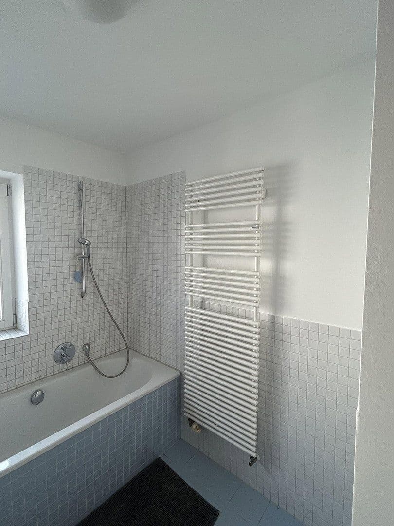 Pronájem bytu 2+1 72 m², Stuttgart, Bádensko-Württembersko Pronájem bytu 2+1 72 m², Stuttgart, Bádensko-Württembersko