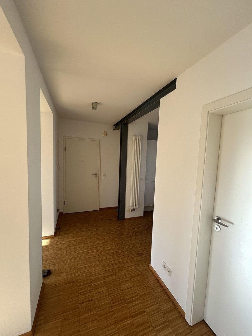 Pronájem bytu 2+1 72 m², Stuttgart, Bádensko-Württembersko Pronájem bytu 2+1 72 m², Stuttgart, Bádensko-Württembersko
