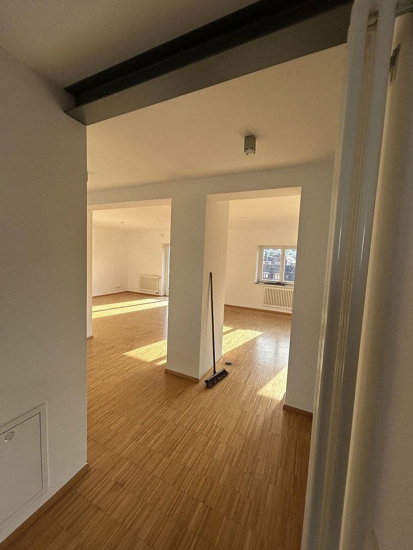 Pronájem bytu 2+1 72 m², Stuttgart, Bádensko-Württembersko Pronájem bytu 2+1 72 m², Stuttgart, Bádensko-Württembersko