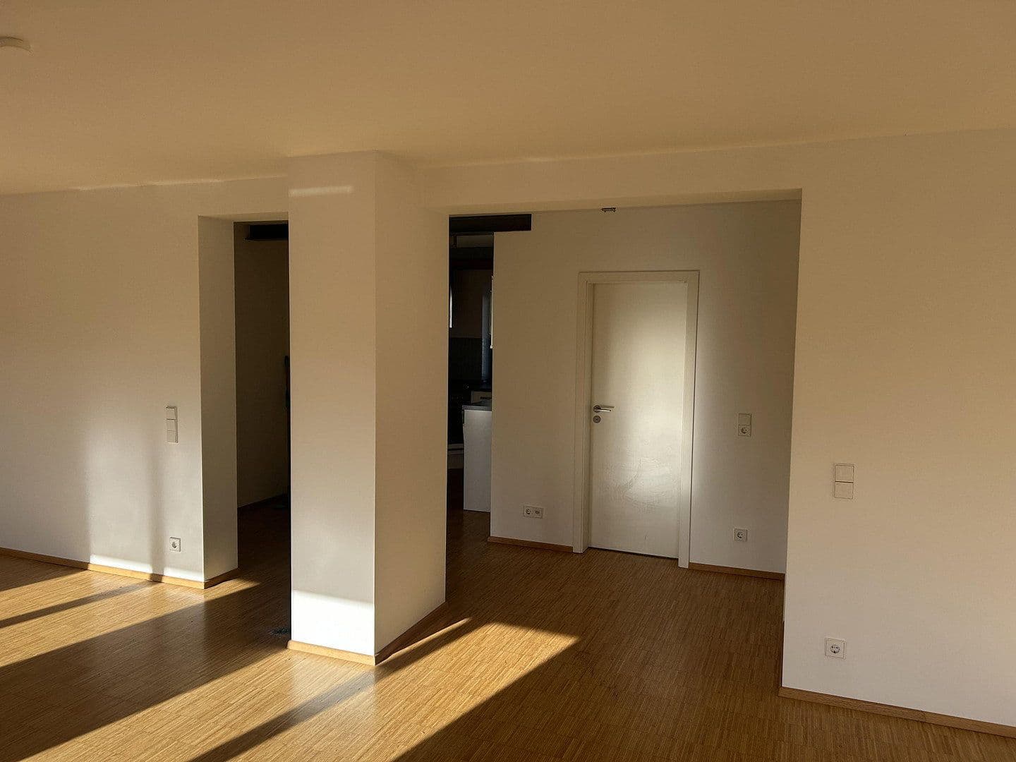Pronájem bytu 2+1 72 m², Stuttgart, Bádensko-Württembersko Pronájem bytu 2+1 72 m², Stuttgart, Bádensko-Württembersko