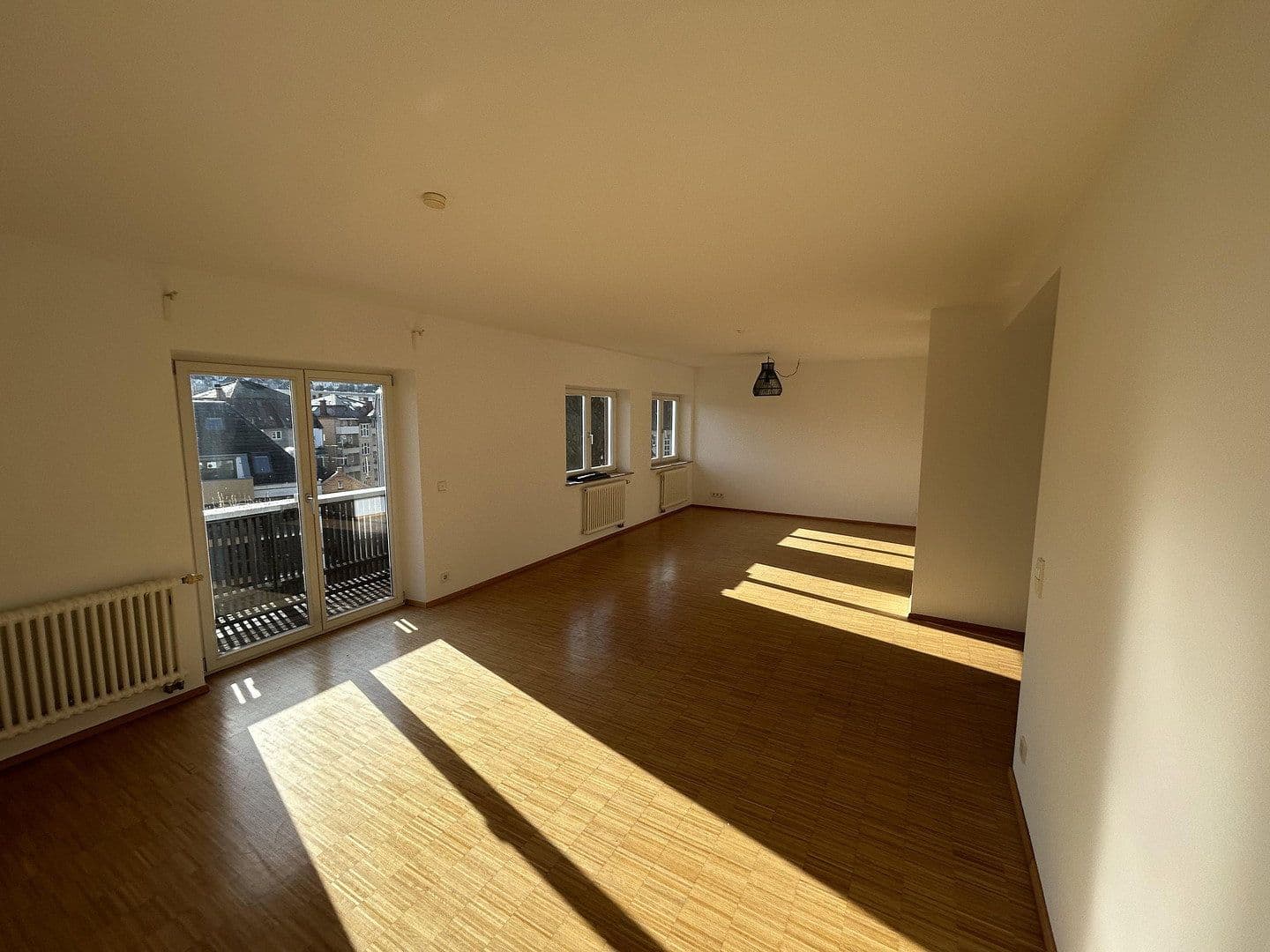 Pronájem bytu 2+1 72 m², Stuttgart, Bádensko-Württembersko Pronájem bytu 2+1 72 m², Stuttgart, Bádensko-Württembersko