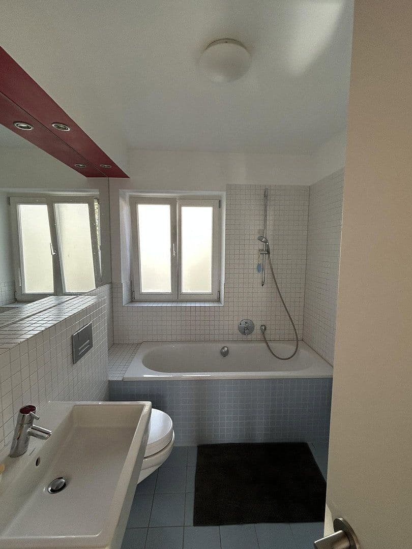 Pronájem bytu 2+1 72 m², Stuttgart, Bádensko-Württembersko Pronájem bytu 2+1 72 m², Stuttgart, Bádensko-Württembersko