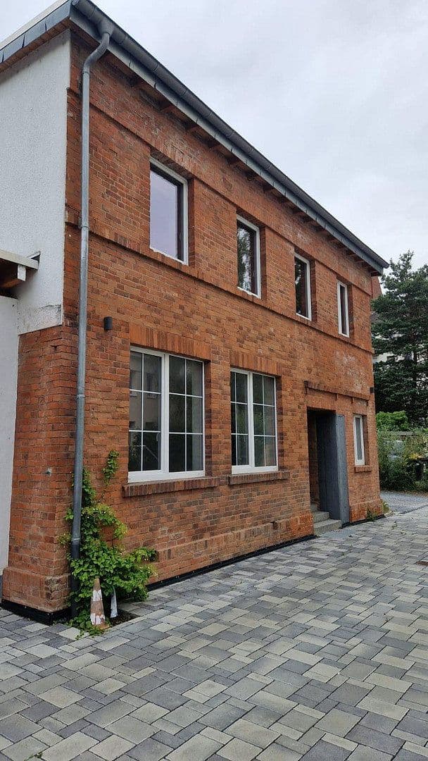 Pronájem domu 98 m², pozemek 150 m², Offenbach, Hessen Pronájem domu 98 m², pozemek 150 m², Offenbach, Hessen