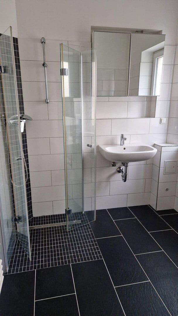 Pronájem domu 98 m², pozemek 150 m², Offenbach, Hessen Pronájem domu 98 m², pozemek 150 m², Offenbach, Hessen