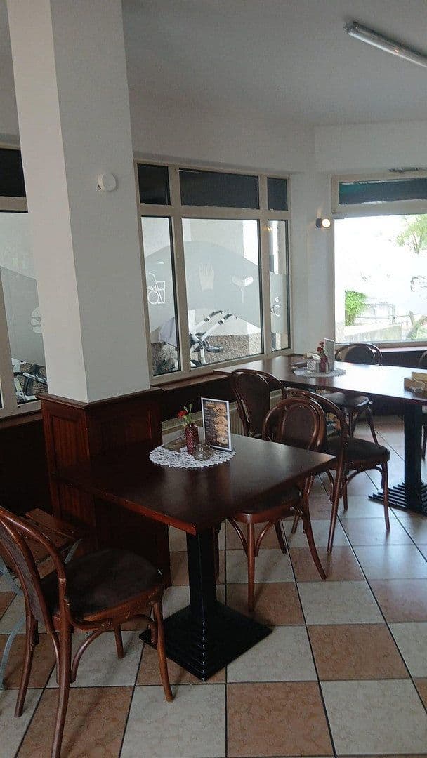 Pronájem nebytového prostoru 107 m², Löwensteinerstr.7, Obersulm, Bádensko-Württembersko Pronájem nebytového prostoru 107 m², Löwensteinerstr.7, Obersulm, Bádensko-Württembersko