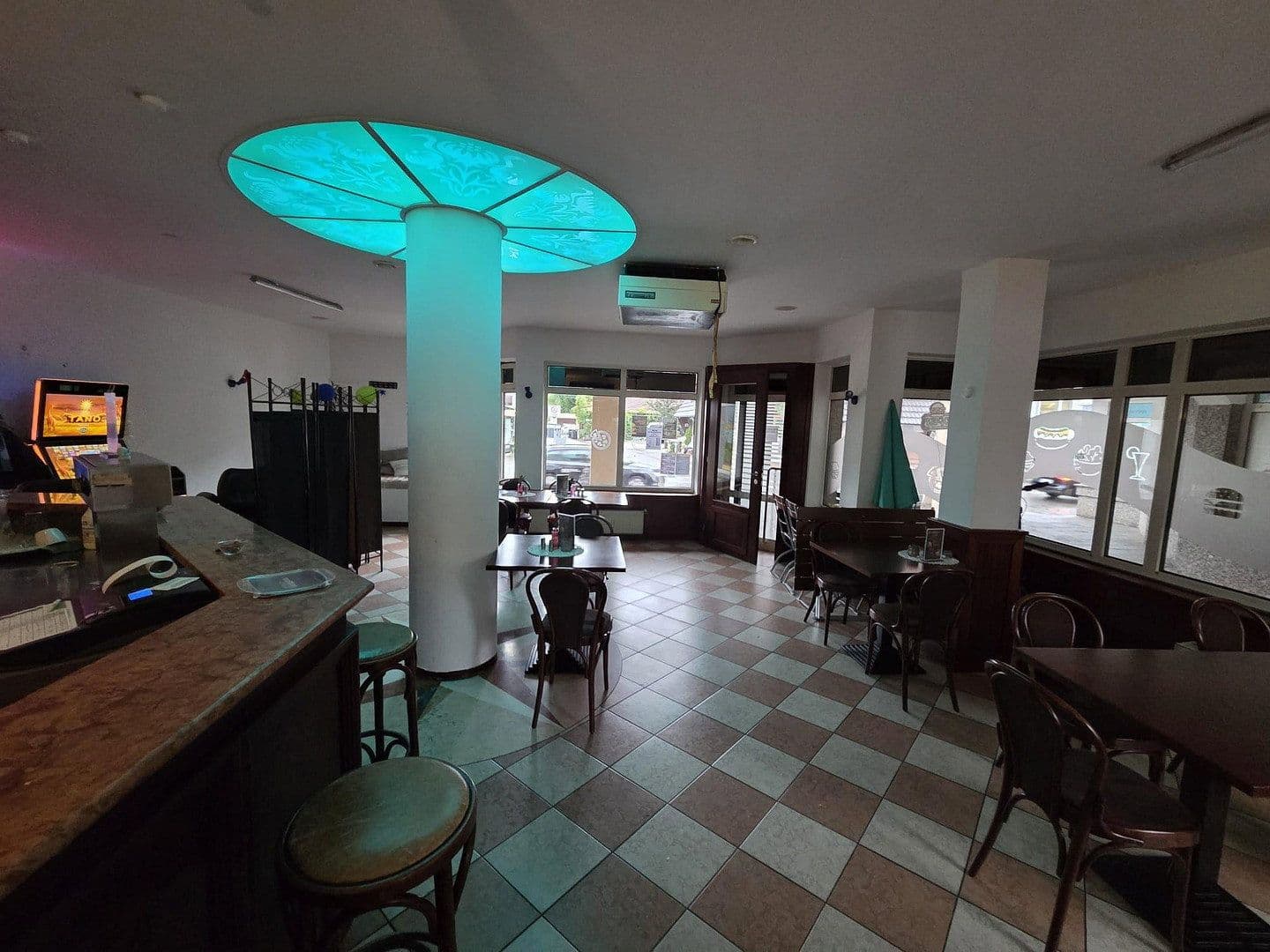 Pronájem nebytového prostoru 107 m², Löwensteinerstr.7, Obersulm, Bádensko-Württembersko Pronájem nebytového prostoru 107 m², Löwensteinerstr.7, Obersulm, Bádensko-Württembersko
