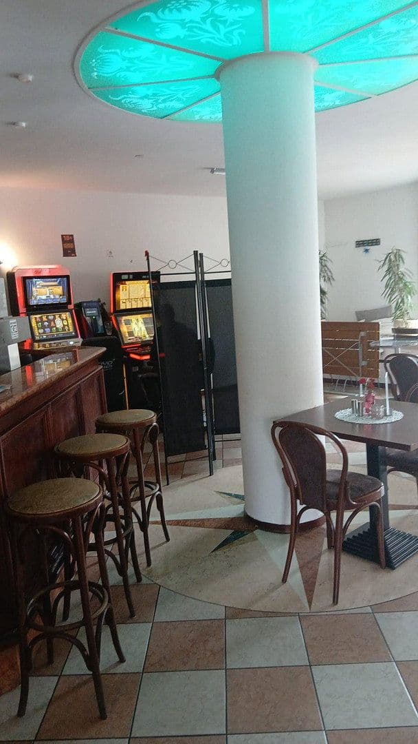Pronájem nebytového prostoru 107 m², Löwensteinerstr.7, Obersulm, Bádensko-Württembersko Pronájem nebytového prostoru 107 m², Löwensteinerstr.7, Obersulm, Bádensko-Württembersko