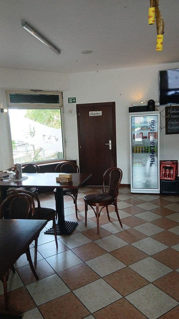 Pronájem nebytového prostoru 107 m², Löwensteinerstr.7, Obersulm, Bádensko-Württembersko Pronájem nebytového prostoru 107 m², Löwensteinerstr.7, Obersulm, Bádensko-Württembersko