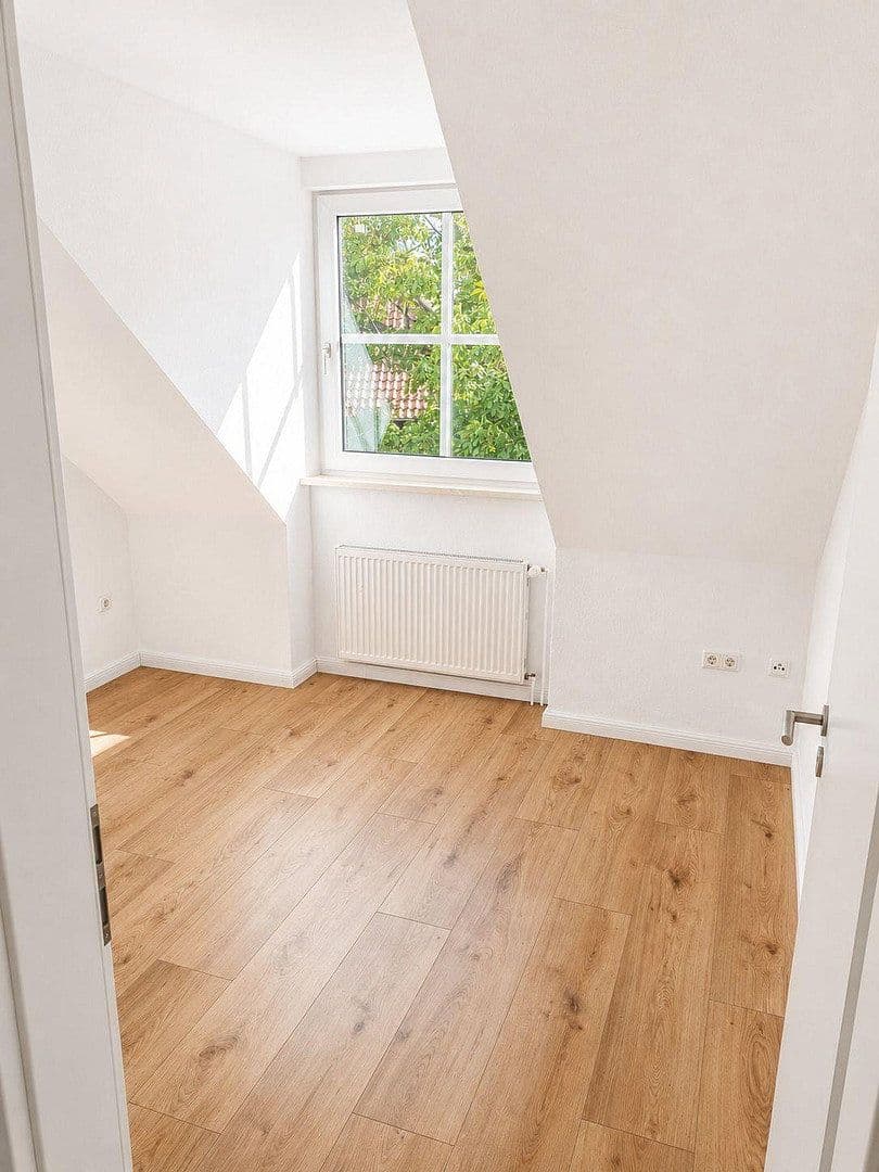 Pronájem bytu 4+1 74 m², Grasseler Straße 90, Braunschweig, Dolní Sasko Pronájem bytu 4+1 74 m², Grasseler Straße 90, Braunschweig, Dolní Sasko