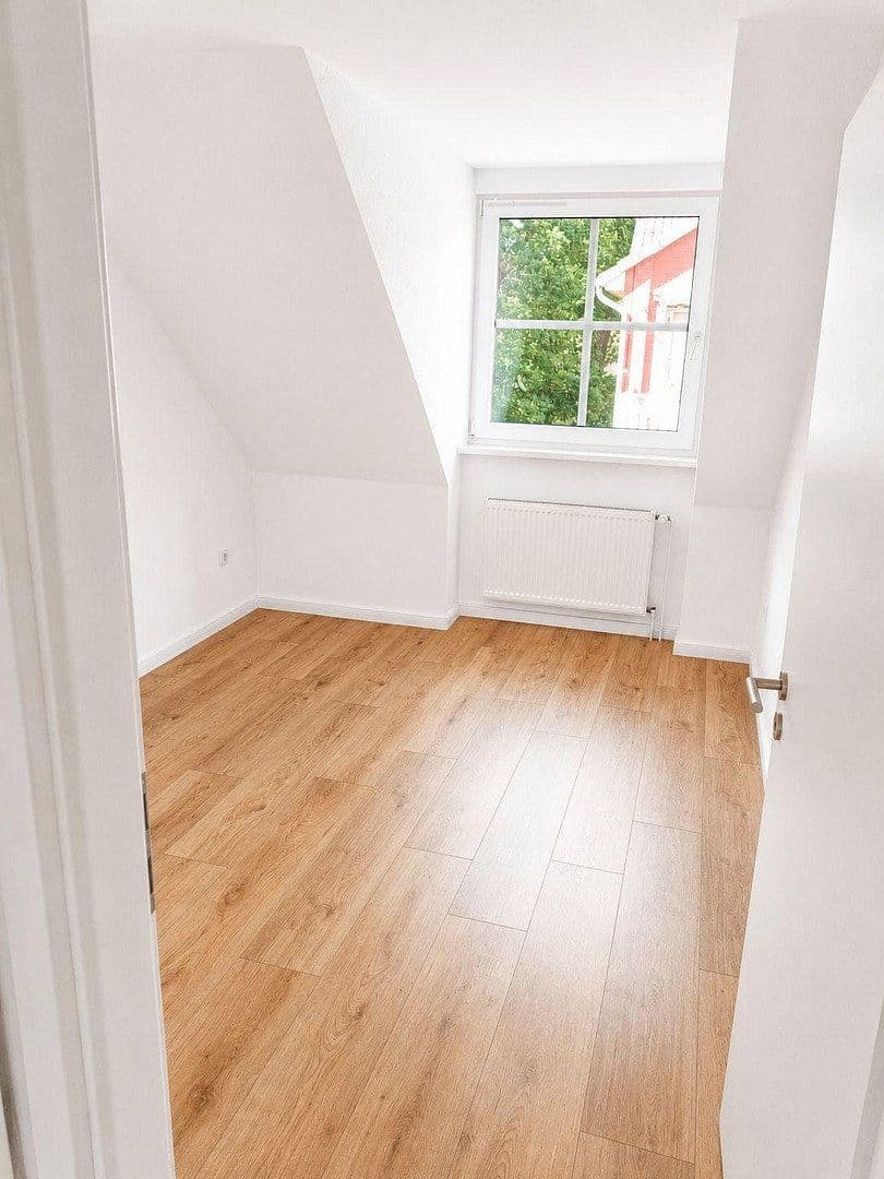 Pronájem bytu 4+1 74 m², Grasseler Straße 90, Braunschweig, Dolní Sasko Pronájem bytu 4+1 74 m², Grasseler Straße 90, Braunschweig, Dolní Sasko