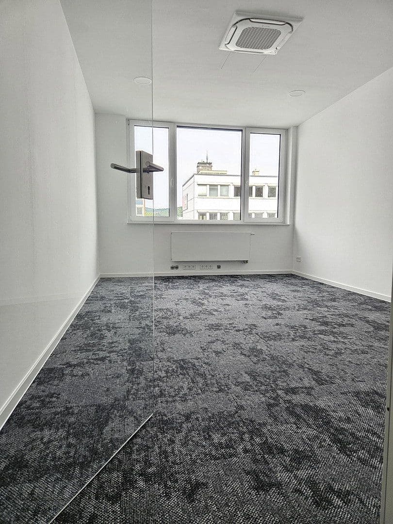 Pronájem kanceláře 230 m², Stuttgart-Wangen, Bádensko-Württembersko Pronájem kanceláře 230 m², Stuttgart-Wangen, Bádensko-Württembersko