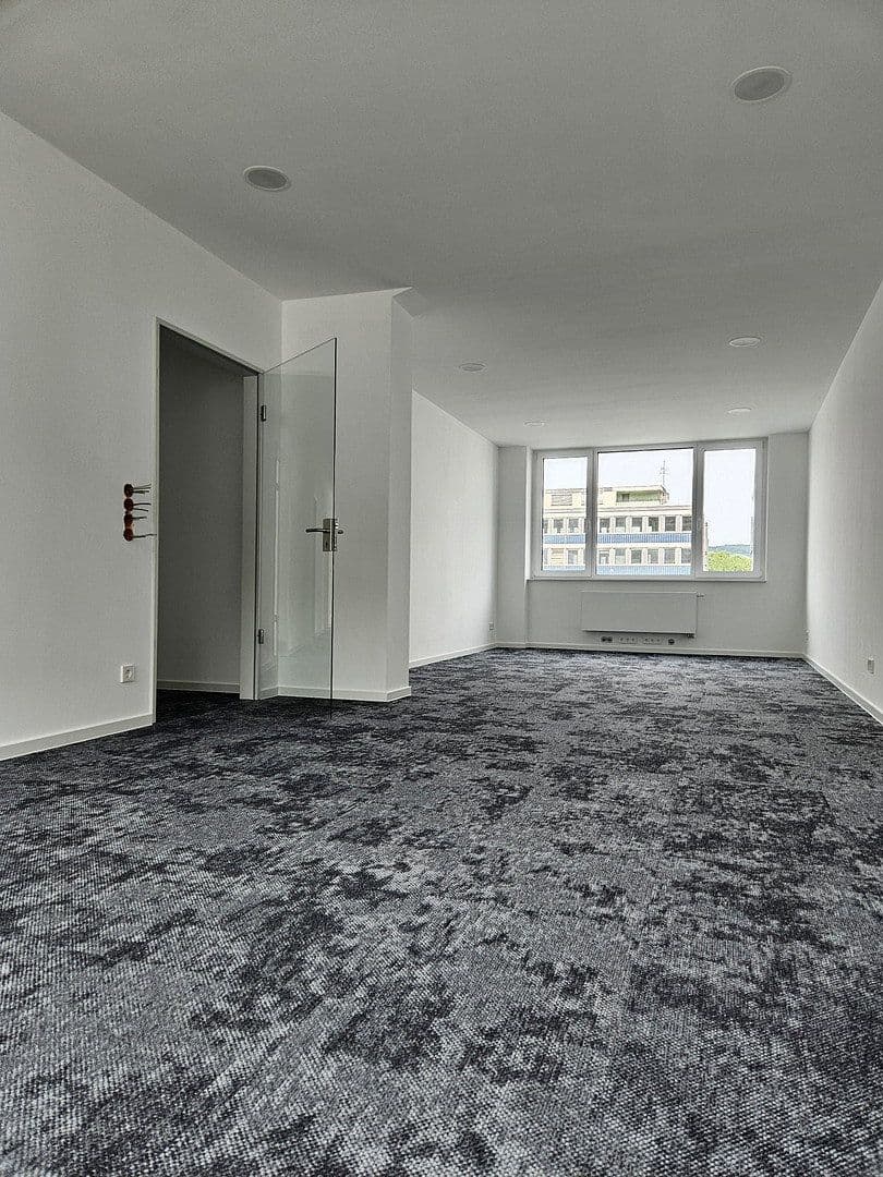 Pronájem kanceláře 230 m², Stuttgart-Wangen, Bádensko-Württembersko Pronájem kanceláře 230 m², Stuttgart-Wangen, Bádensko-Württembersko