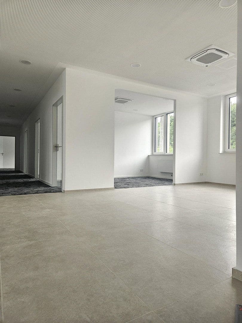 Pronájem kanceláře 230 m², Stuttgart-Wangen, Bádensko-Württembersko Pronájem kanceláře 230 m², Stuttgart-Wangen, Bádensko-Württembersko