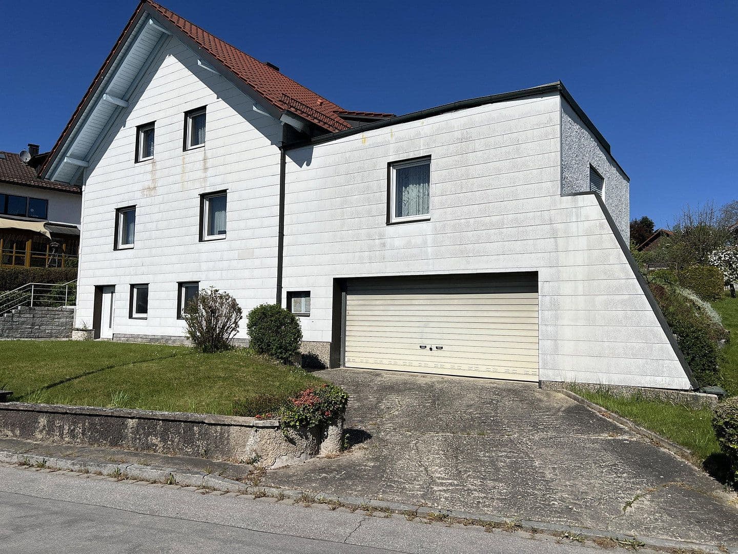 Prodej domu 211 m², pozemek 979 m², Durheimerstraße 1, Fürstenzell, Bavorsko Prodej domu 211 m², pozemek 979 m², Durheimerstraße 1, Fürstenzell, Bavorsko