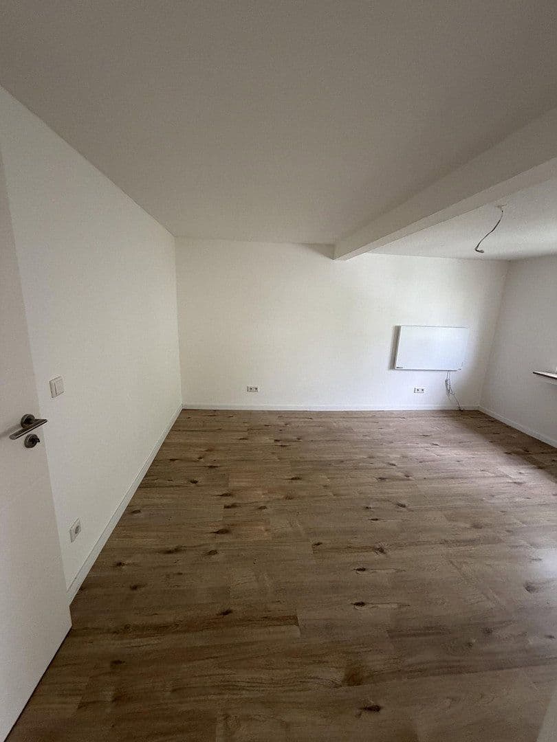 Pronájem bytu 3+1 75 m², Waldemarstr. 4, Gelsenkirchen, Severní Porýní-Vestfálsko Pronájem bytu 3+1 75 m², Waldemarstr. 4, Gelsenkirchen, Severní Porýní-Vestfálsko