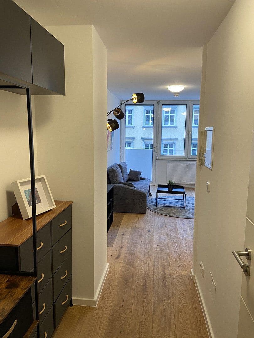 Pronájem bytu 1+1 22 m², Türkenstraße 80, München, Bavorsko Pronájem bytu 1+1 22 m², Türkenstraße 80, München, Bavorsko